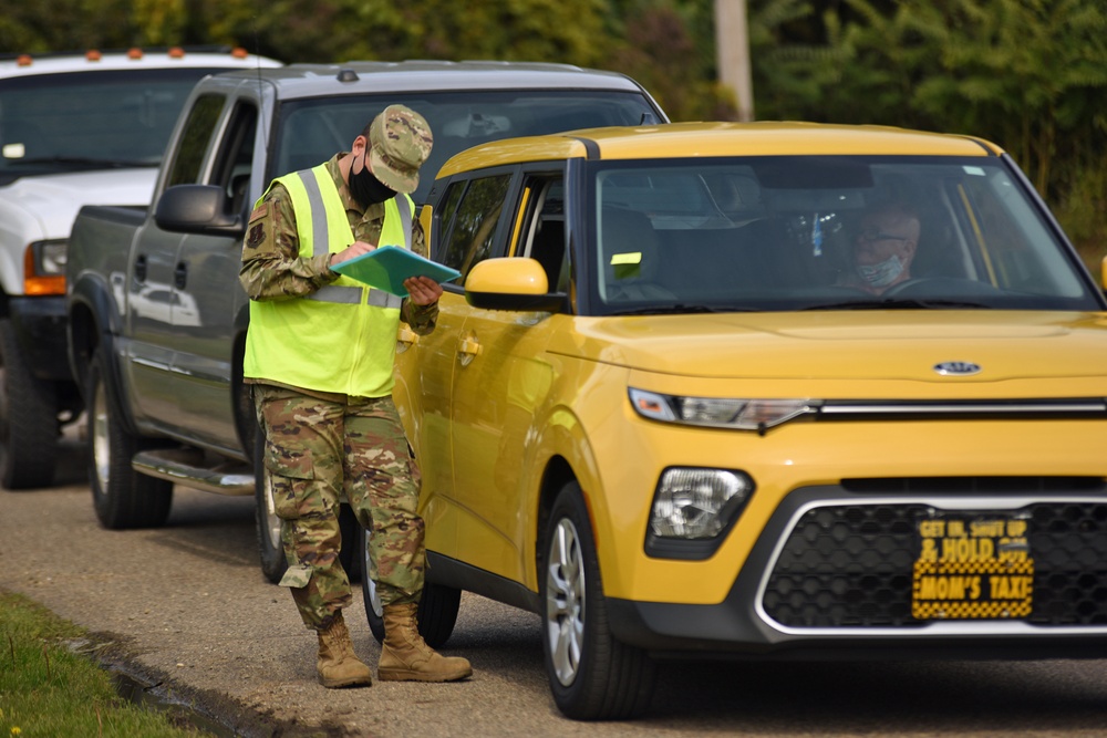 Members from the 110th Wing Battle Creek work with the Food Bank of South Michigan