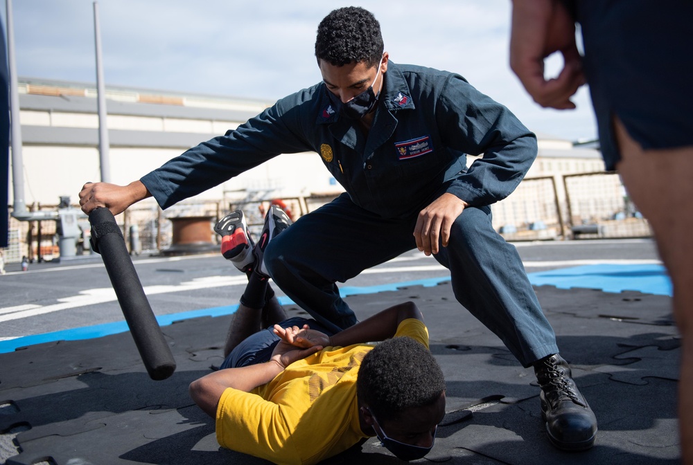 Barry Sailors Take A Security Reaction Force Qualification Course