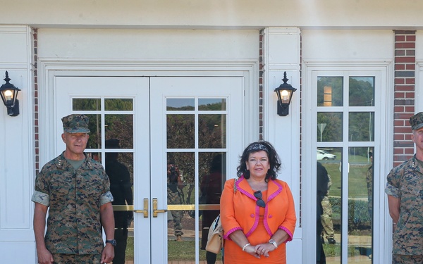 Her Majesty’s Ambassador Visits Quantico
