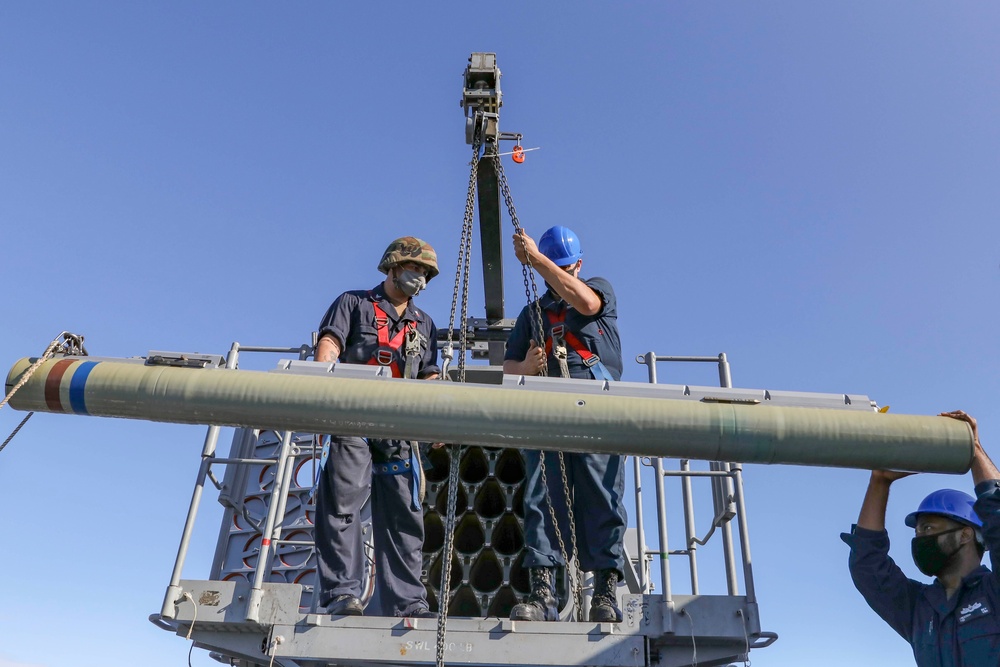 Iwo Jima Conducts SWATT Off the Coast of Virginia