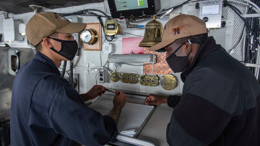 USS Ronald Reagan (CVN 76) Bridge Team