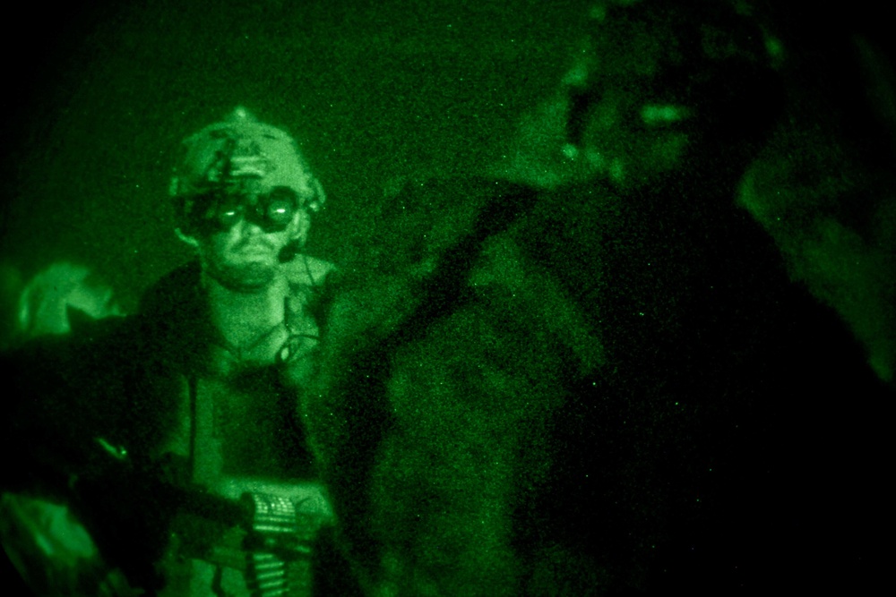 24th MEU conducts raid training