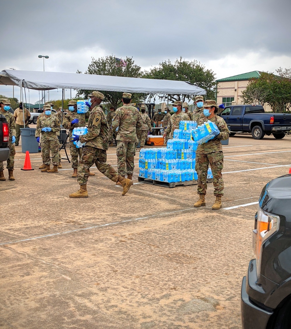 Texas Guardsmen satisfy thirst for Lake Jackson