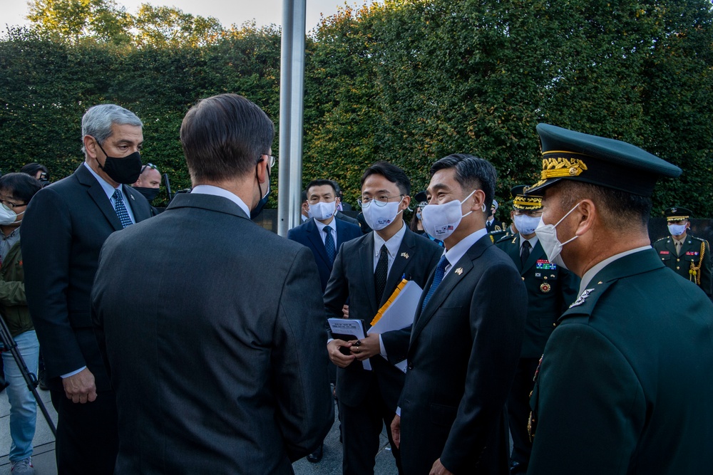 Defense Secretary Dr. Mark T. Esper meets with Republic of Korea Minister of Defense Suh Wook