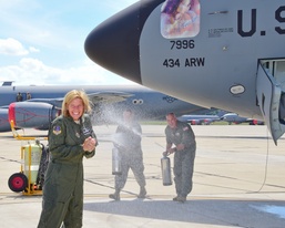 Grissom vice commander completes farewell flight