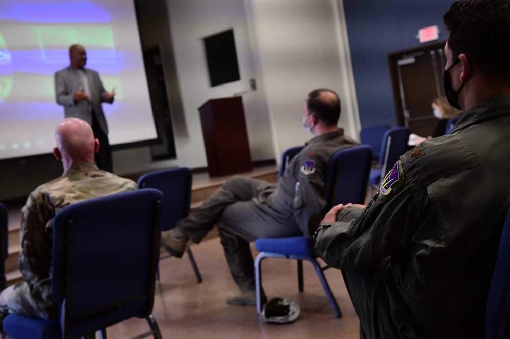 926th Wing hosts diversity &amp; inclusion expert
