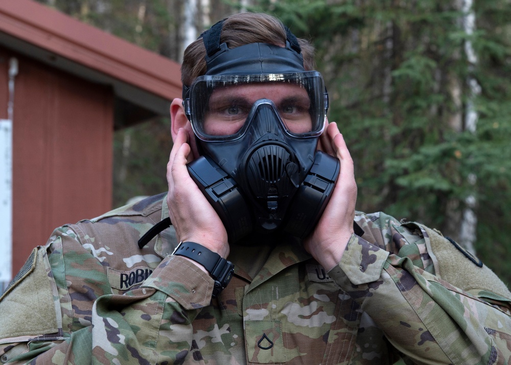 ‘Oak’ paratroopers conduct gas chamber training at JBER