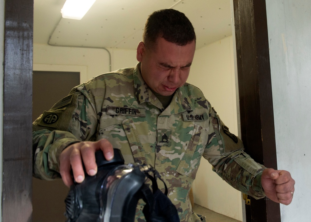 ‘Oak’ paratroopers conduct gas chamber training at JBER