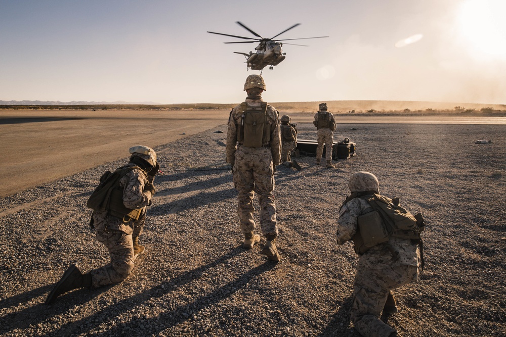CLB-8 Conducts Helicopter Support Team Training