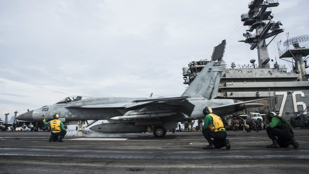 USS Ronald Reagan, CVW5 Conduct Security and Stability Operations in the South China Sea