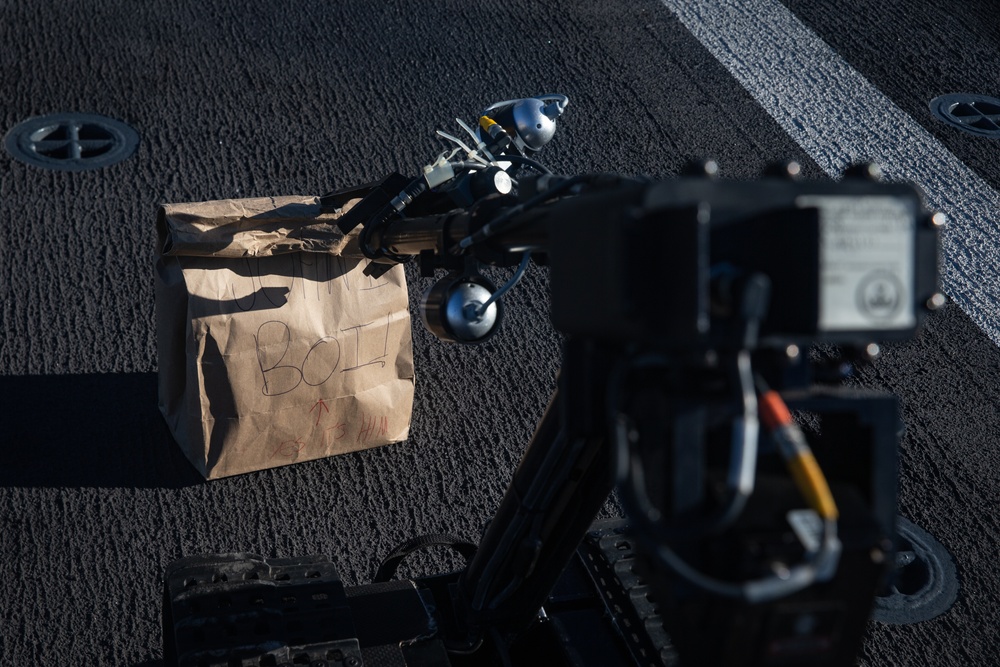 EOD enhance robot manipulation training aboard USS New Orleans