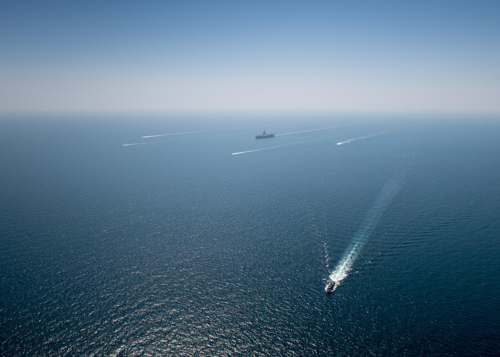 USS Nimitz (CVN 68) departs Bahrain