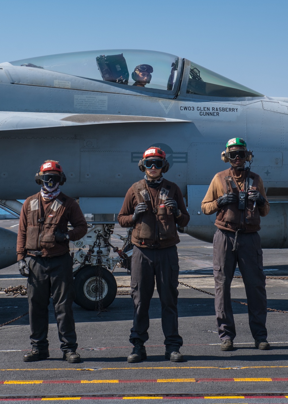 USS Nimitz (CVN 68) departs Bahrain