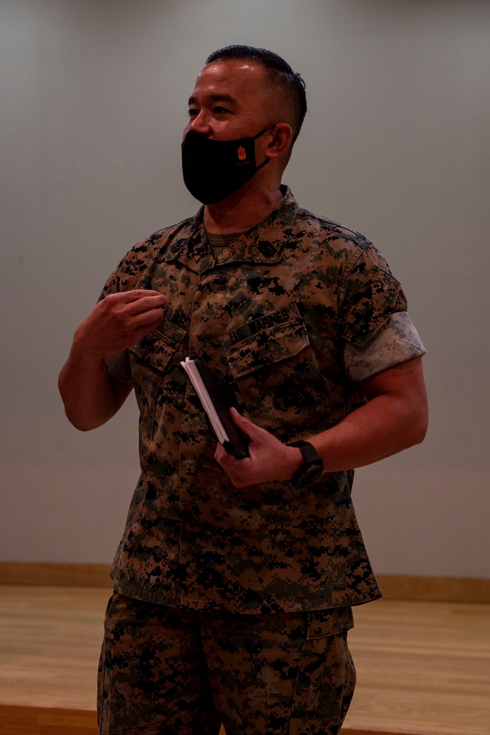 Camp Fuji carpenter section members receive awards