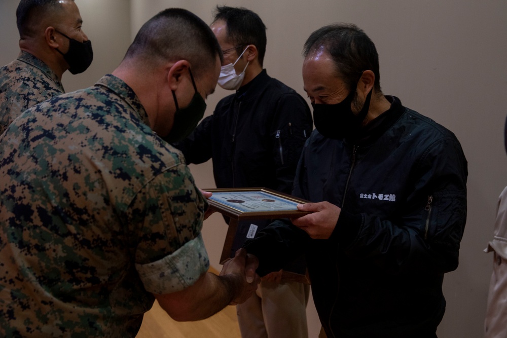 Camp Fuji carpenter section members receive awards