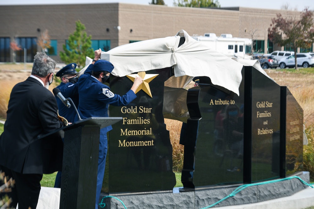 Medal of Honor recipient dedicates Gold Star Monument