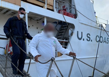 Coast Guard transfers 6.8 million in seized cocaine, 4 suspected smugglers to federal agents in San Juan, Puerto Rico