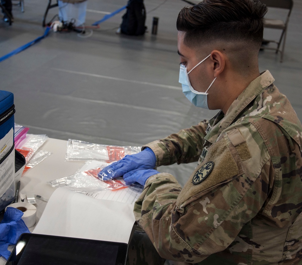 Task Force South Soldiers help screen Vegas residents for COVID-19