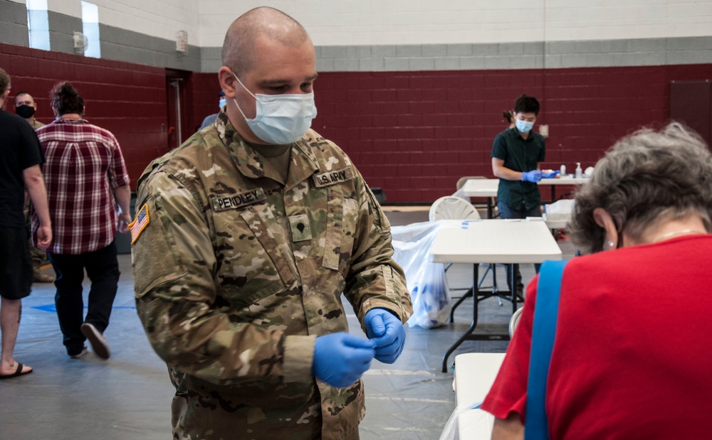 Task Force South Soldiers help screen Vegas residents for COVID-19