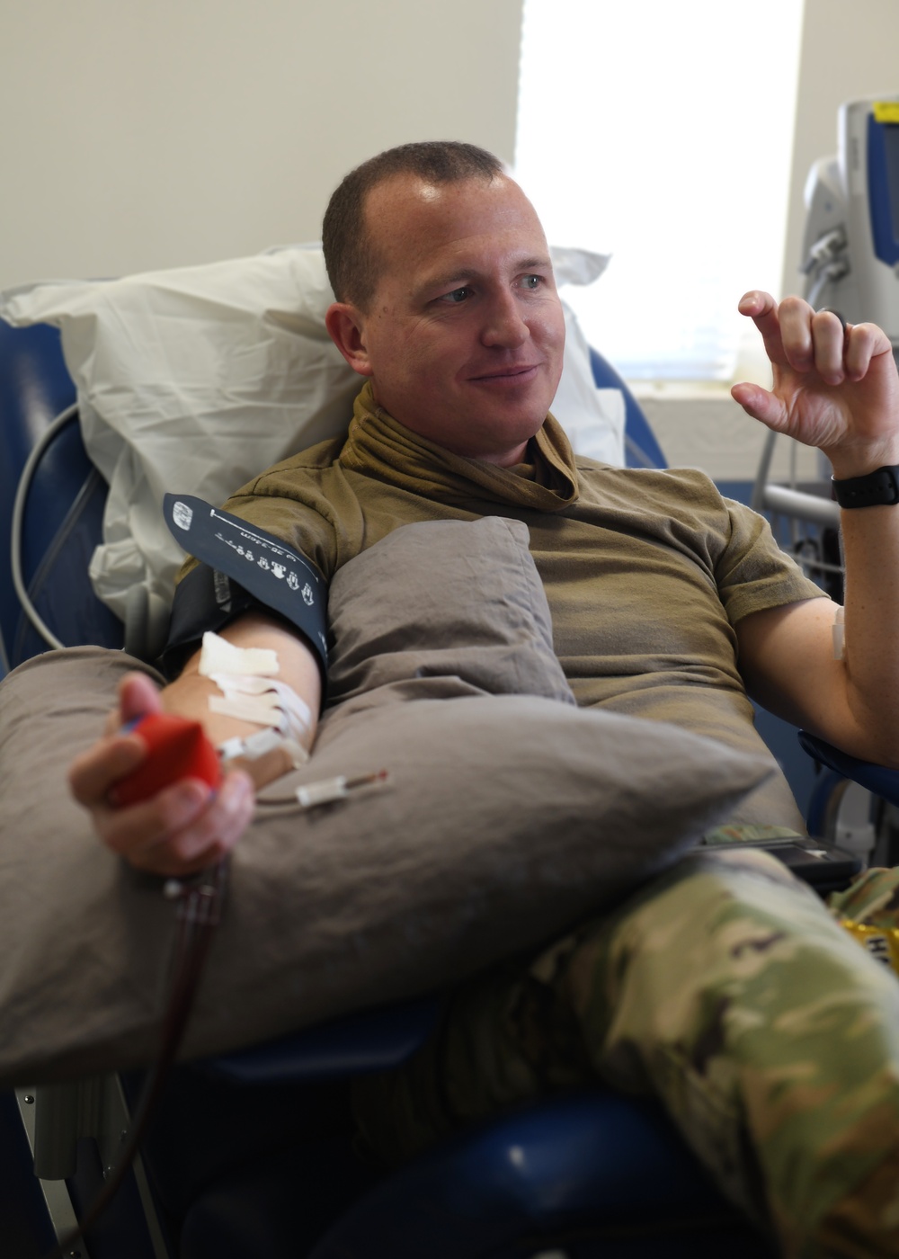 AUAB Airmen donate life-saving blood platelets