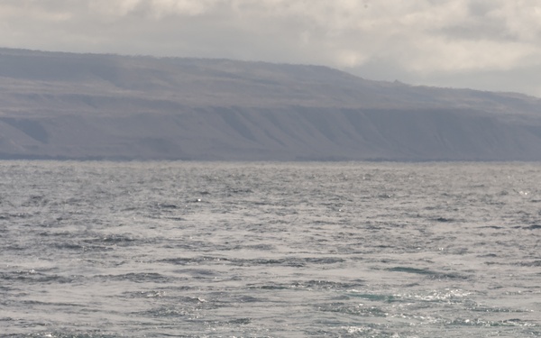 LCACs conduct in-stream onload to USS Somerset