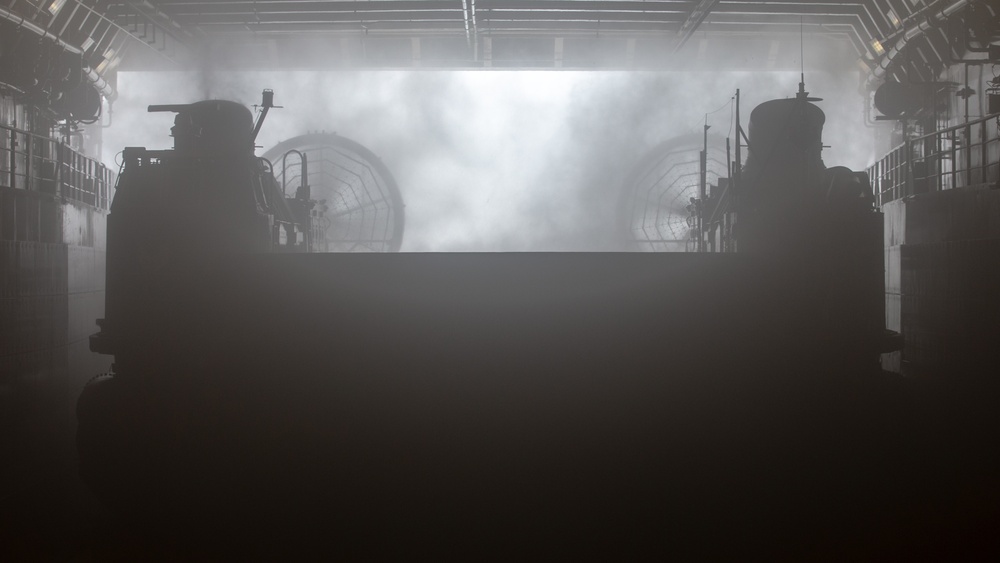 LCACs conduct in-stream onload to USS Somerset