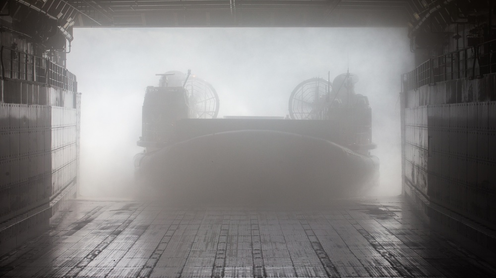 LCACs conduct in-stream onload to USS Somerset