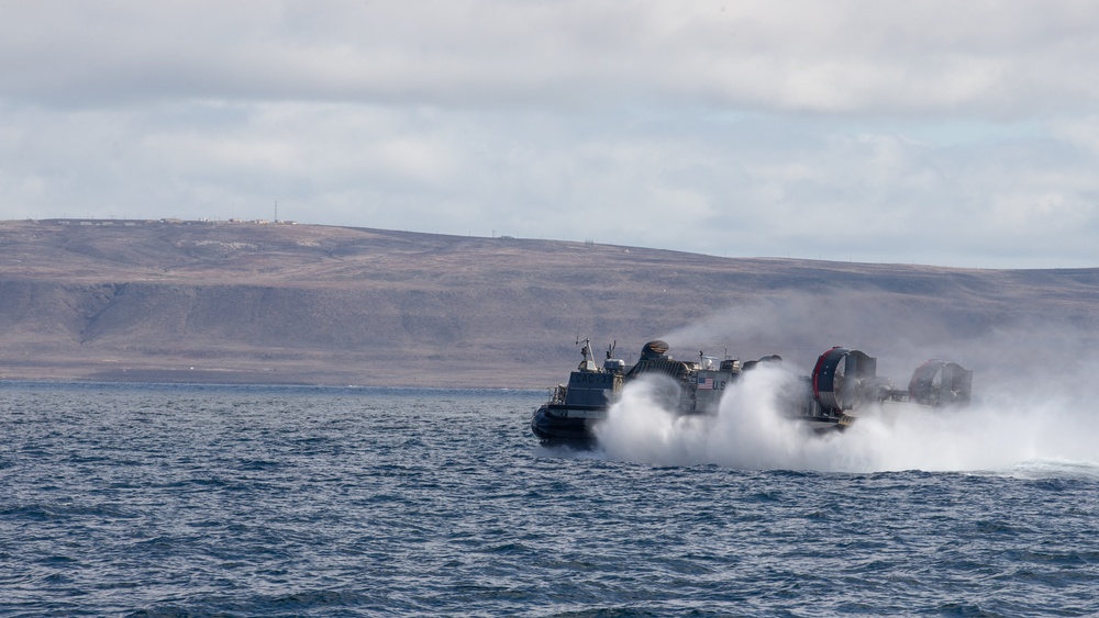 LCACs conduct in-stream onload to USS Somerset