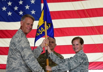 434th MXG Changes Leadership in Dual Ceremony
