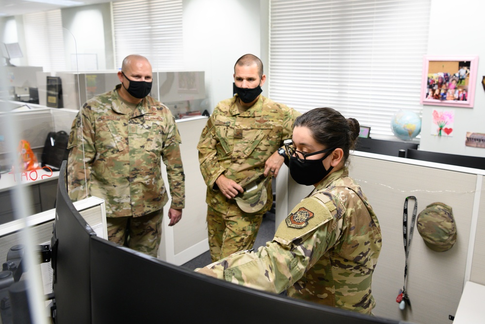Leadership Rounds: 60th Comptroller Squadron
