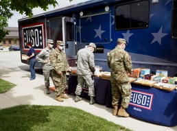 USO mobile visits Grissom