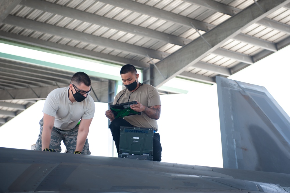 Low observable Airmen keep Hawaiian Raptors stealthy