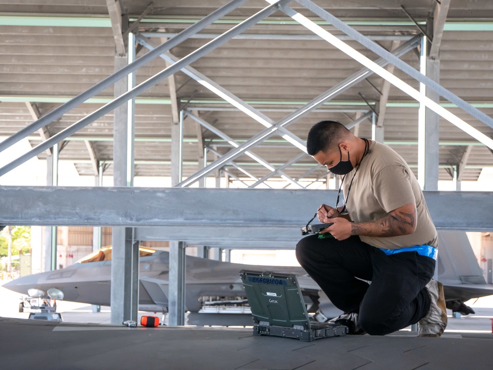 Low observable Airmen keep Hawaiian Raptors stealthy