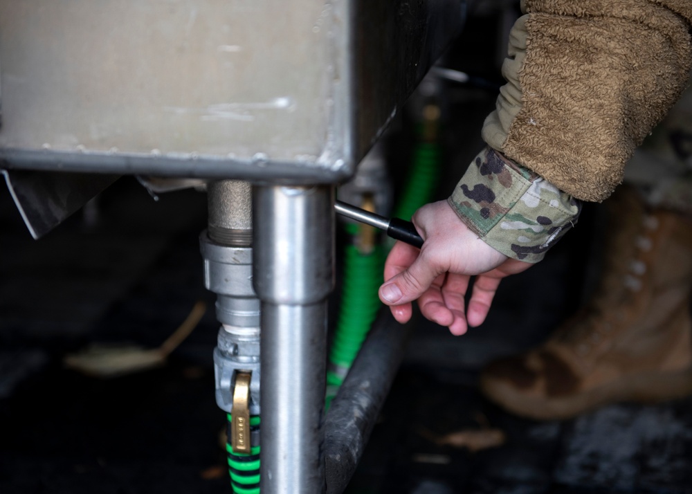 FSS Airmen set up expeditionary kitchen for Polar Force 21-1