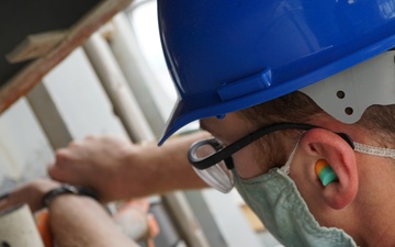 Sailors Perform Routine Maintenance Onboard USS Ramage