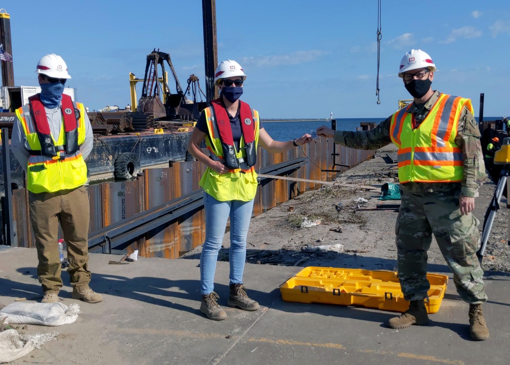 USACE-Buffalo District commander visits Rochester Harbor E. Pier repairs