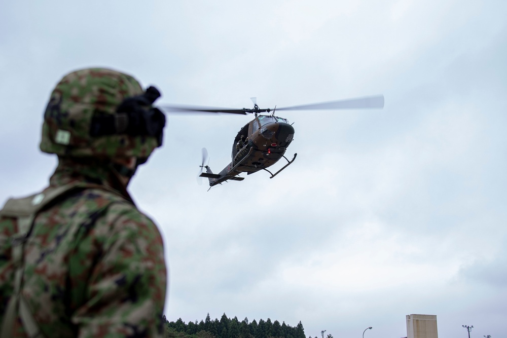 JGSDF officers participates in flight operations on Camp Fuji