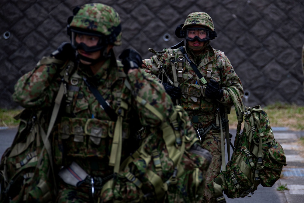 JGSDF officers participates in flight operations on Camp Fuji