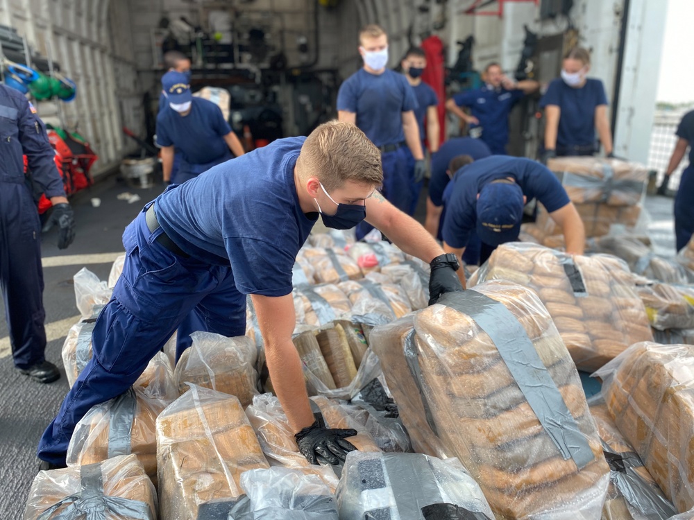 Coast Guard Cutter Escanaba offloads $85.9 million in narcotics at Port Everglades, Florida