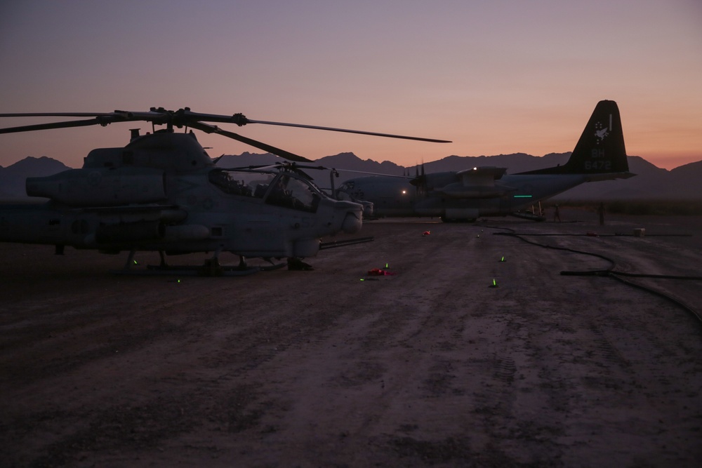 AH-1Z Vipers conduct 9-ship FARP