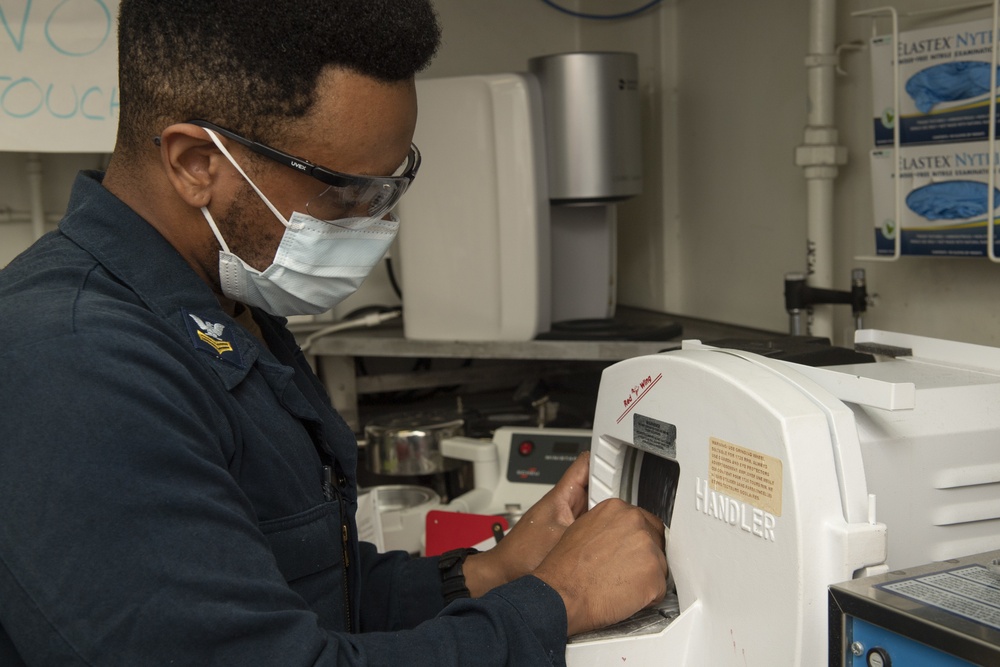 Sailors Conduct Dental Exams