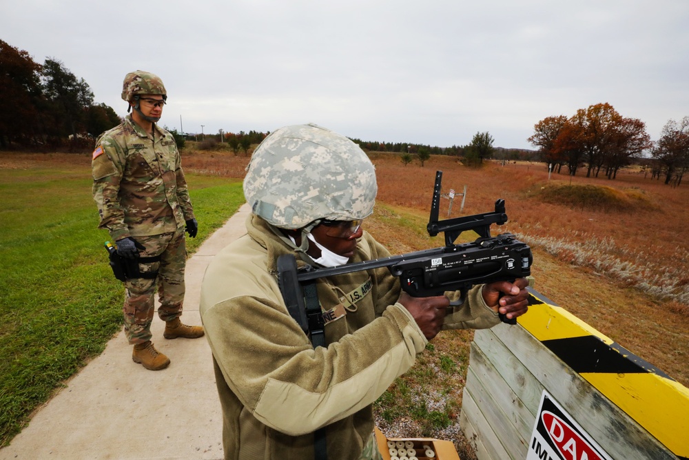 Army Reserve Soldier MPs Qualify on the Grenade Launcher