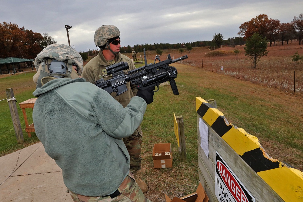 Army Reserve Soldier MPs Qualify on the Grenade Launcher