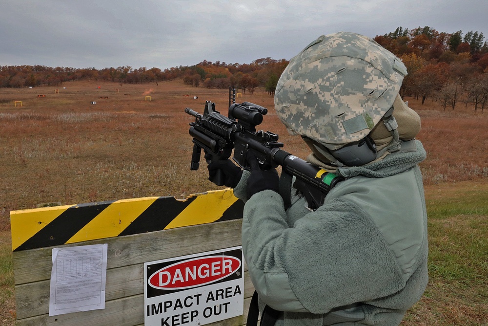 Army Reserve Soldier MPs Qualify on the Grenade Launcher