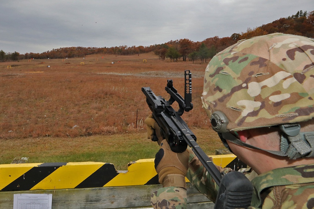 Army Reserve Soldier MPs Qualify on the Grenade Launcher