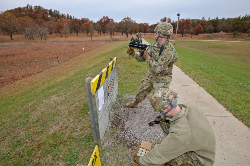 Army Reserve Soldier MPs Qualify on the Grenade Launcher