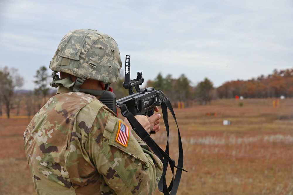 Army Reserve Soldier MPs Qualify on the Grenade Launcher