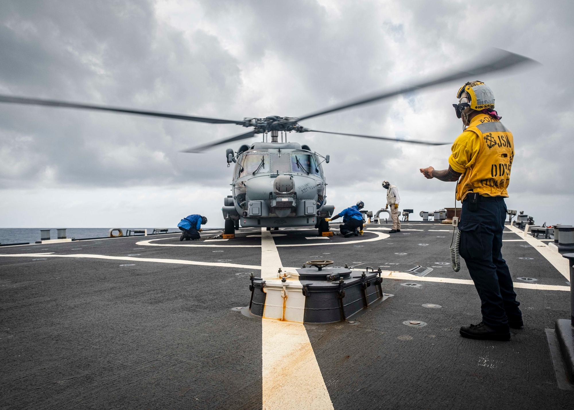 DVIDS - Images - Flight Operations with Royal Australian Navy MH-60R [Image  8 of 8]