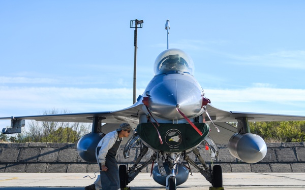 Airmen from 31st AMXS service LOX during NATO eAP