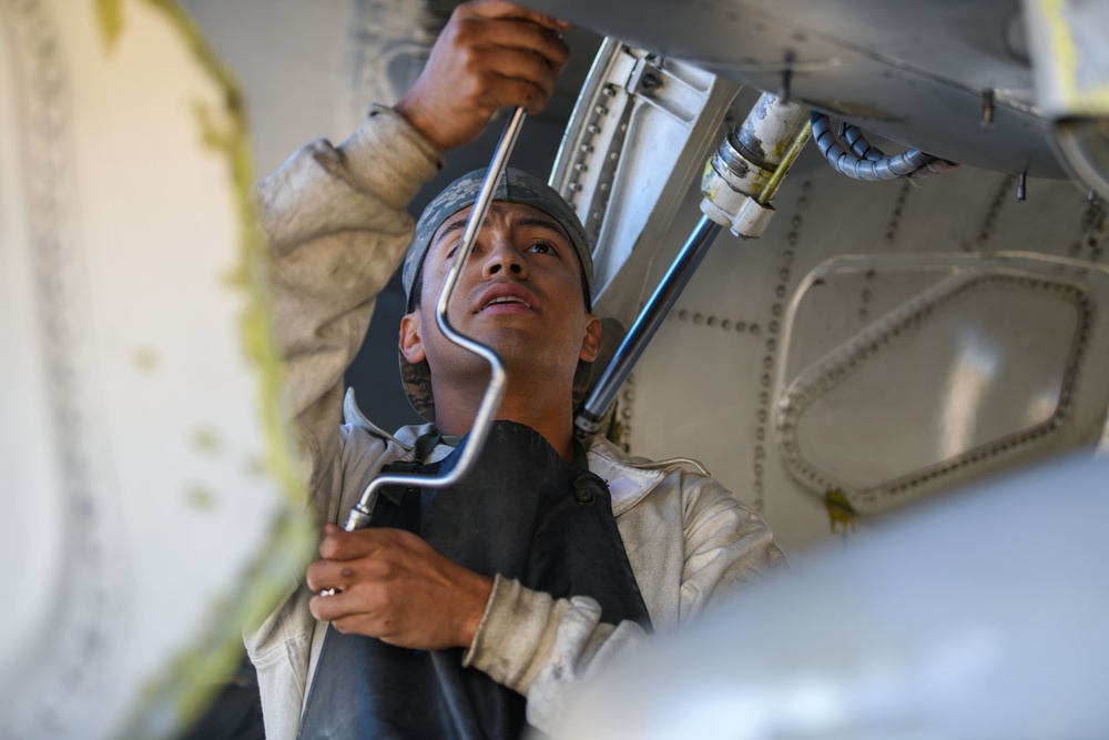Airmen from 31st AMXS service LOX during NATO eAP